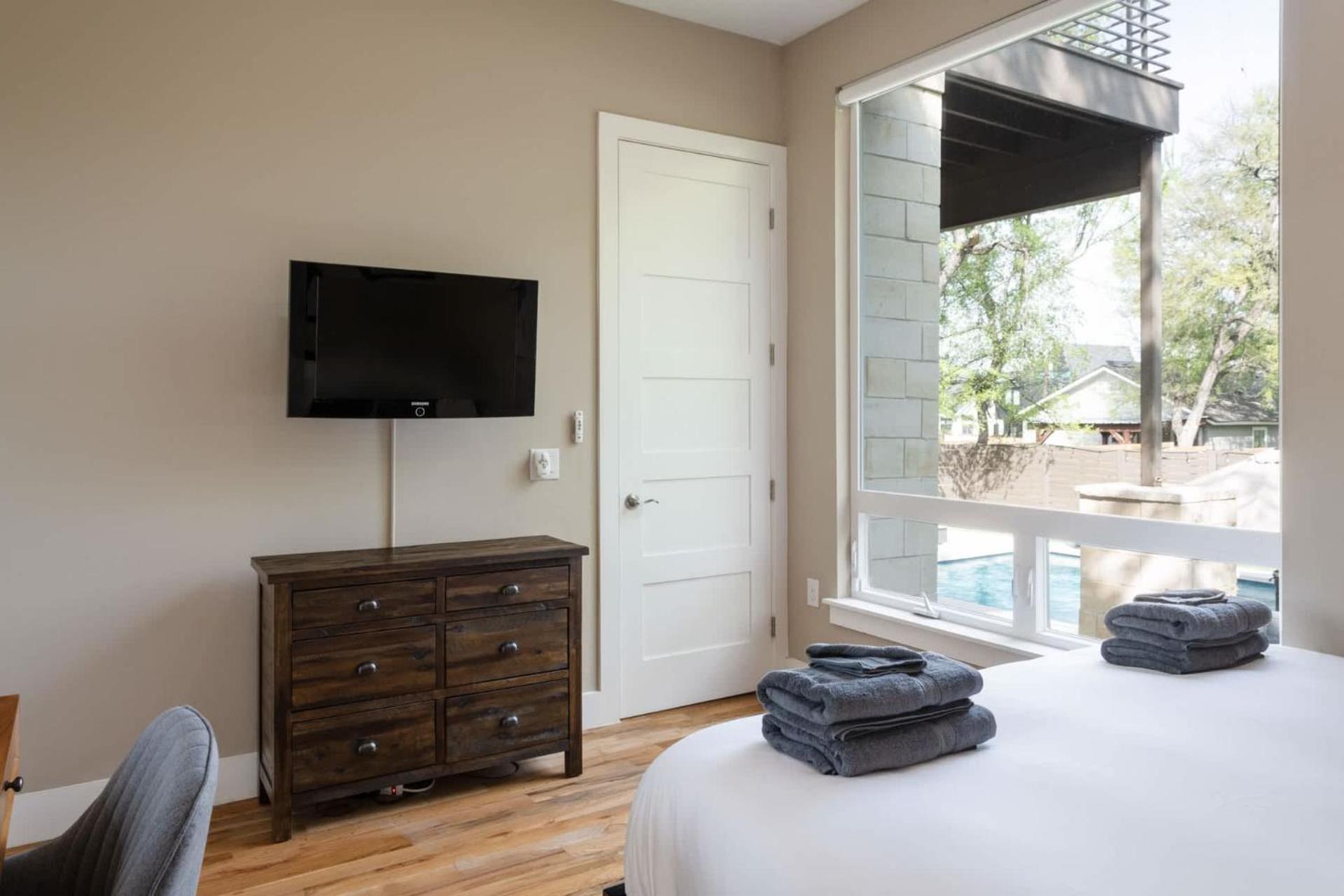 Newly Built Poolside Home W Balcony Bbq Austin Exterior photo