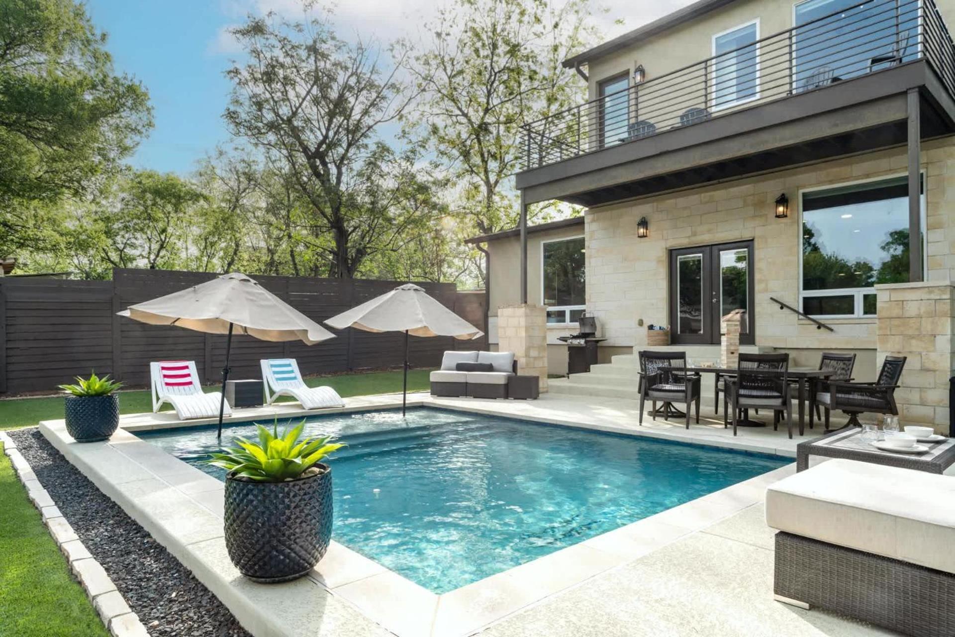 Newly Built Poolside Home W Balcony Bbq Austin Exterior photo